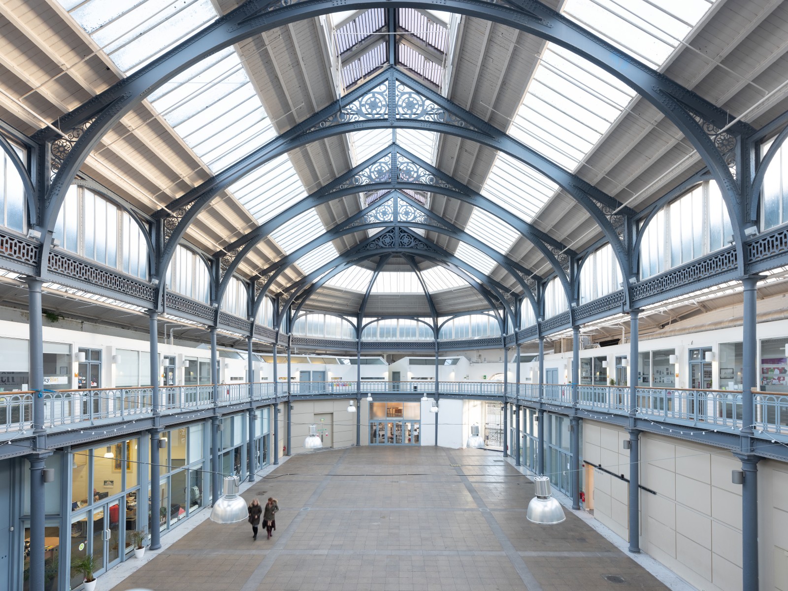 Portraits and architectural images at the Briggait.